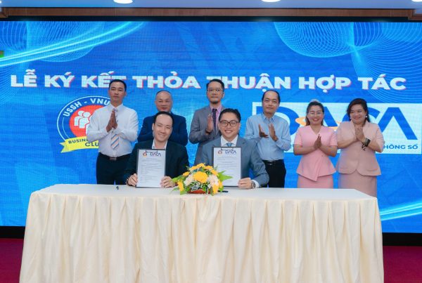 Đại diện DACA và CLB Doanh nhân USSH ký kết Biên bản ghi nhớ hợp tác